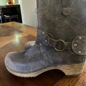 Sanita wooden clog booties - RARE!